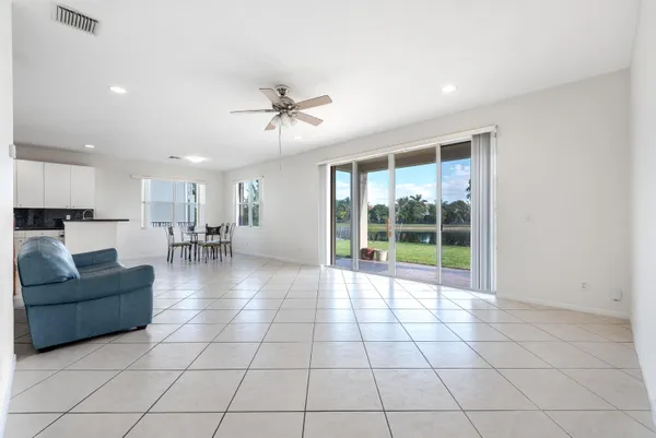 $4,500 | 102 Ibisca Terrace, Royal Palm Beach, FL 33411