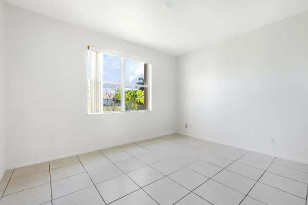 $4,500 | 102 Ibisca Terrace, Royal Palm Beach, FL 33411