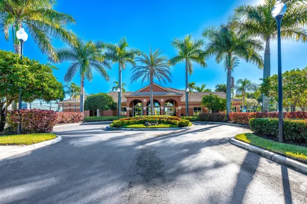 $4,500 | 102 Ibisca Terrace, Royal Palm Beach, FL 33411