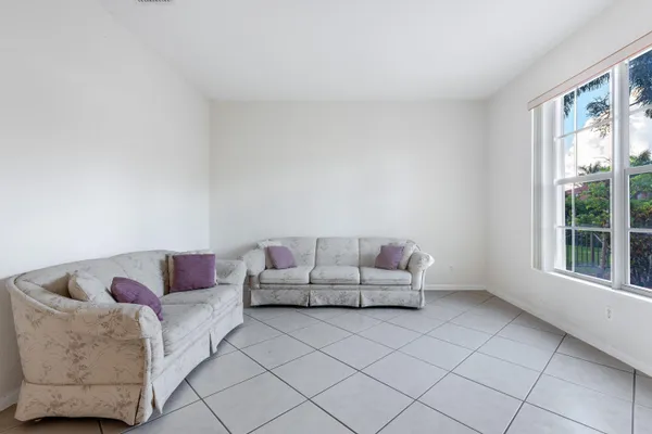 $4,500 | 102 Ibisca Terrace, Royal Palm Beach, FL 33411