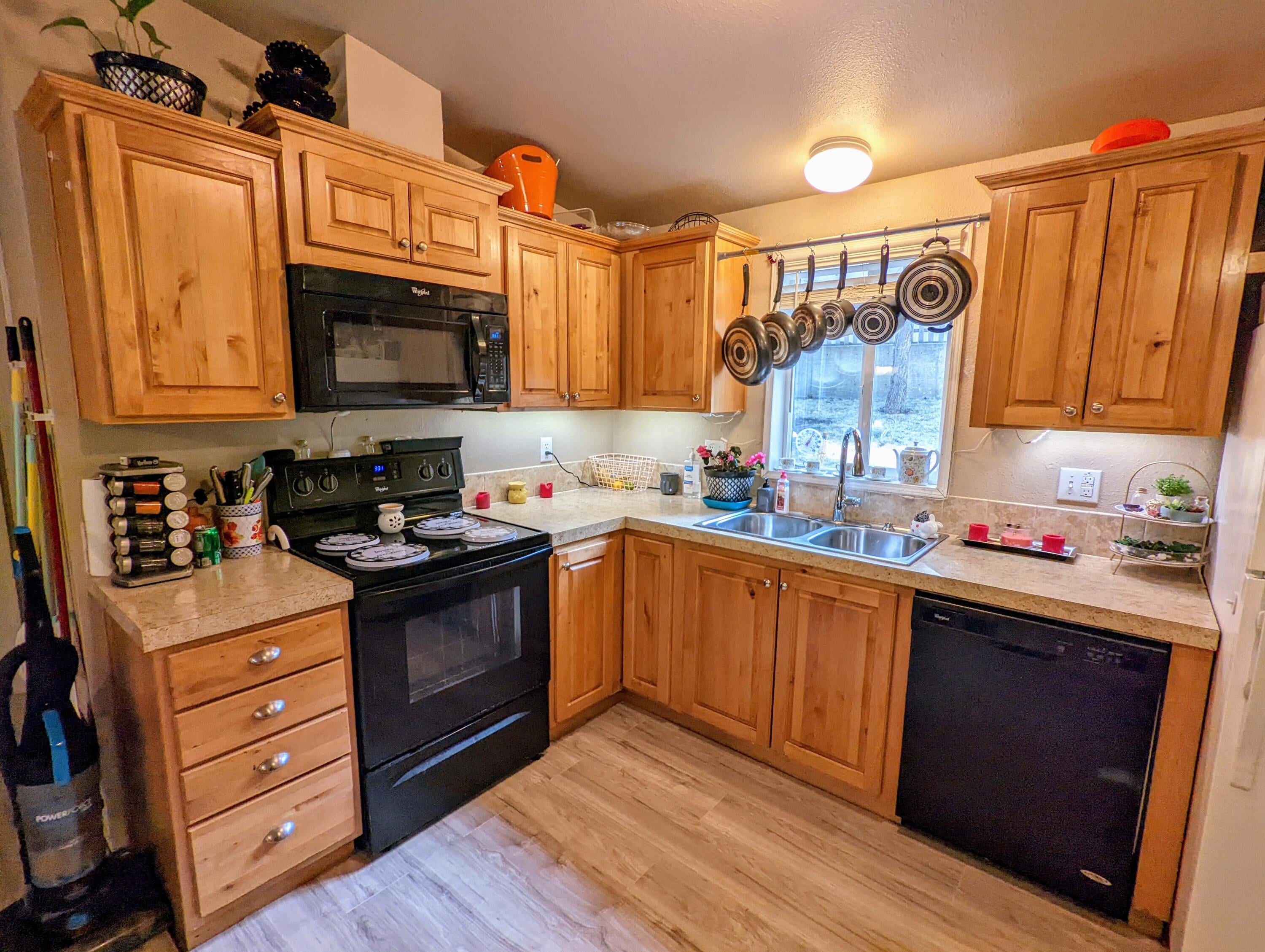 60901 Brosterhous Road, Unit 749 Bend, OR 97702 - Photo 2 of 12 PXL_20220405_223310844