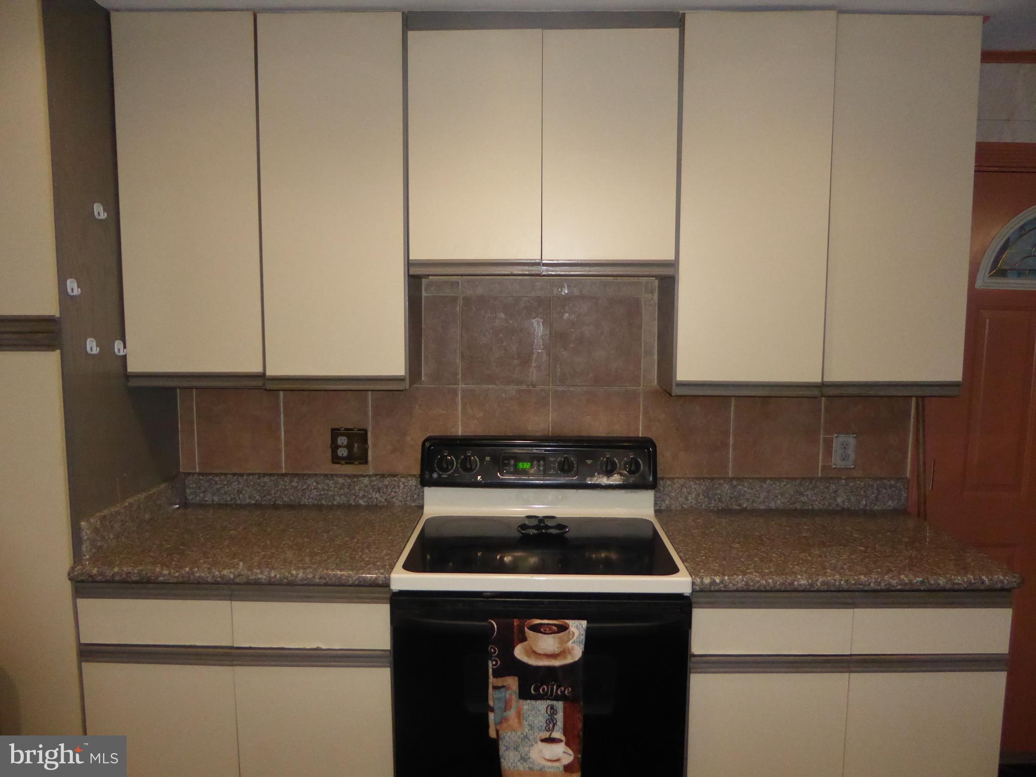 9202 Good Luck Road Lanham, MD 20706 - Photo 5 of 28 Kitchen