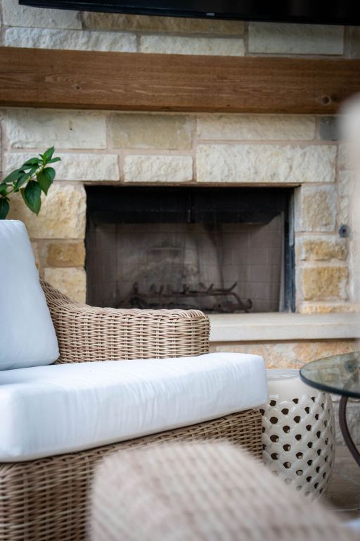 1921 Ruby Ranch Road Buda, TX 78610 - Photo 31 of 36 a living room with furniture