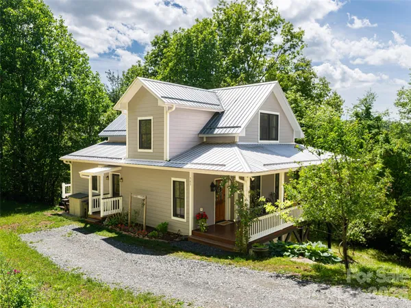 $485,000 | 565 Bailey Street, Mars Hill, NC 28754