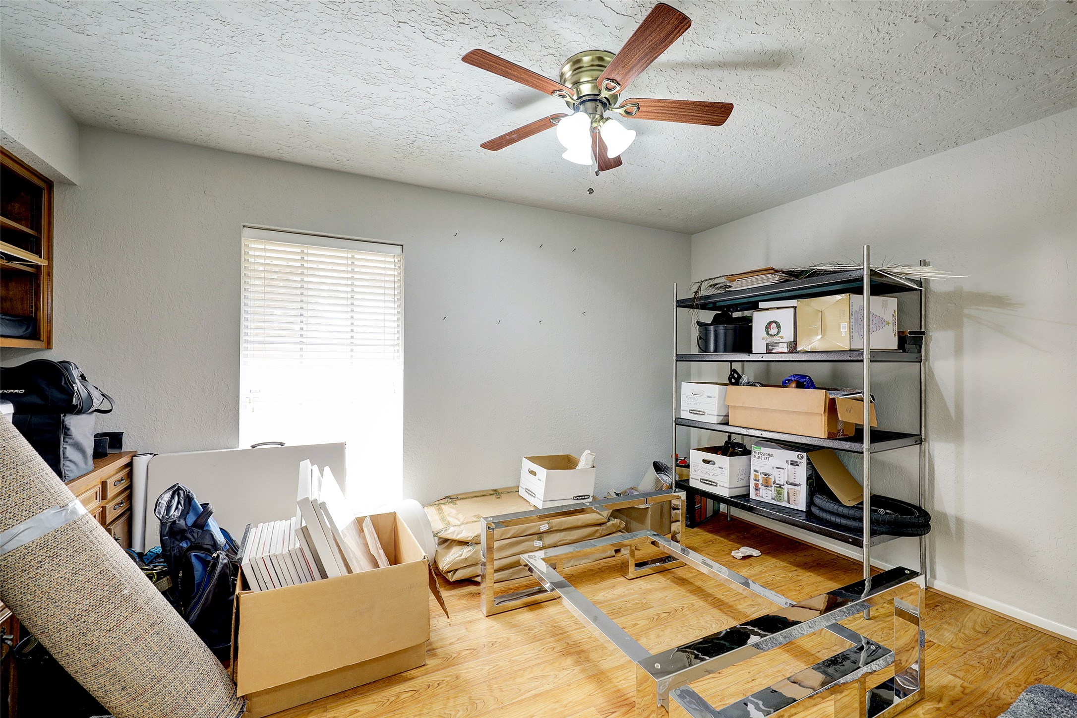1664 North McCaleb Road Montgomery, TX 77316 - Photo 19 of 23 a living room with furniture