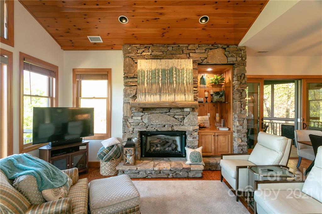101 Spring Rock Road, Unit B/2 Burnsville, NC 28714 - Photo 19 of 38 Gallery Image 19