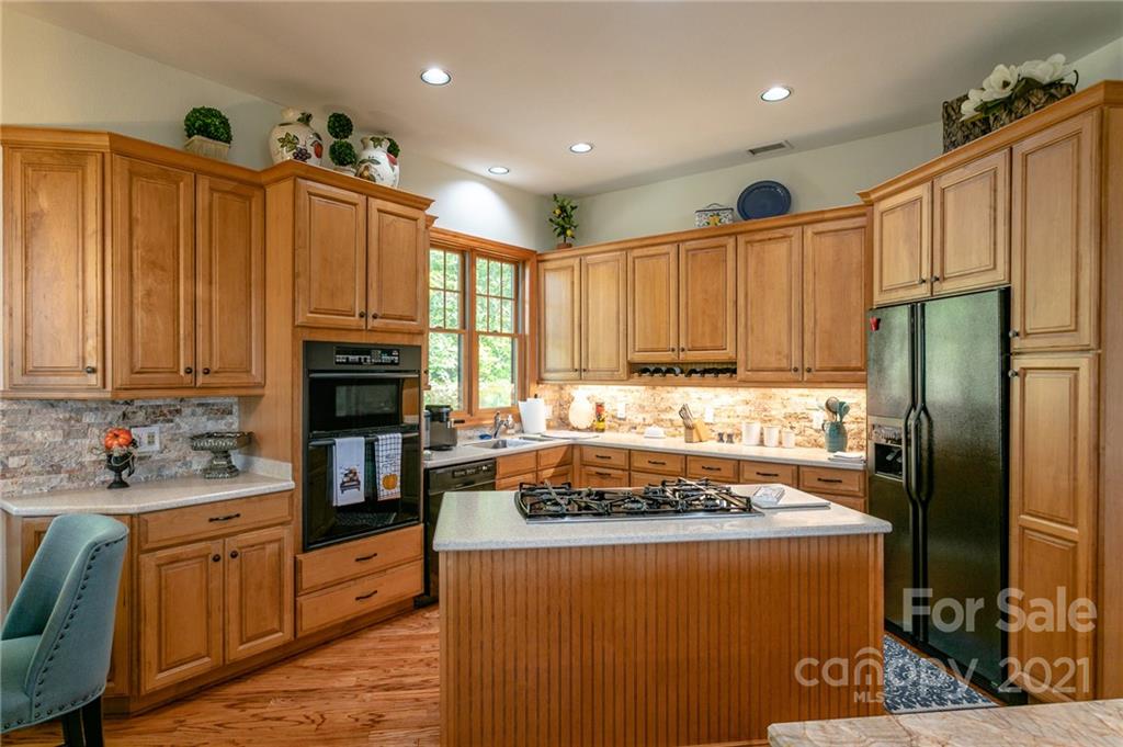 101 Spring Rock Road, Unit B/2 Burnsville, NC 28714 - Photo 8 of 38 Gallery Image 8