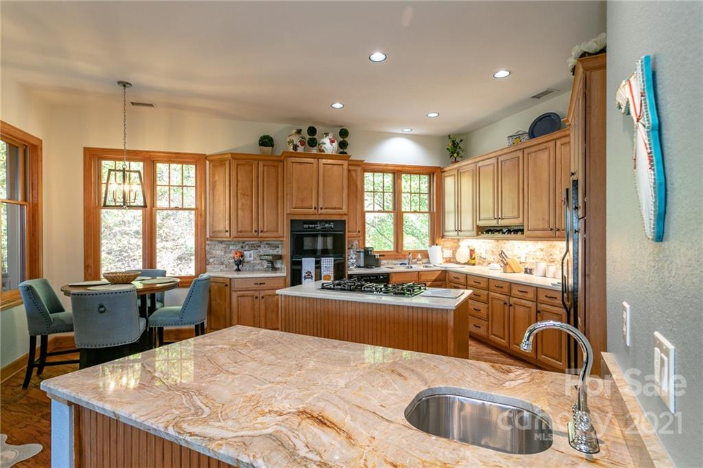 101 Spring Rock Road, Unit B/2 Burnsville, NC 28714 - Photo 10 of 38 Gallery Image 10