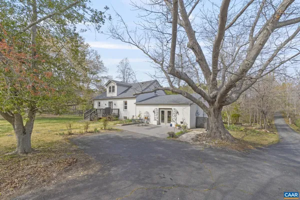 $1,250,000 | 4941-4939 Richmond Road, Keswick, VA 22947