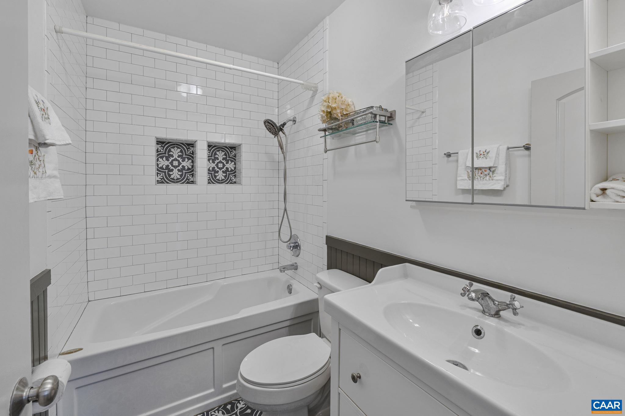 4941-4939 Richmond Road Keswick, VA 22947 - Photo 19 of 75