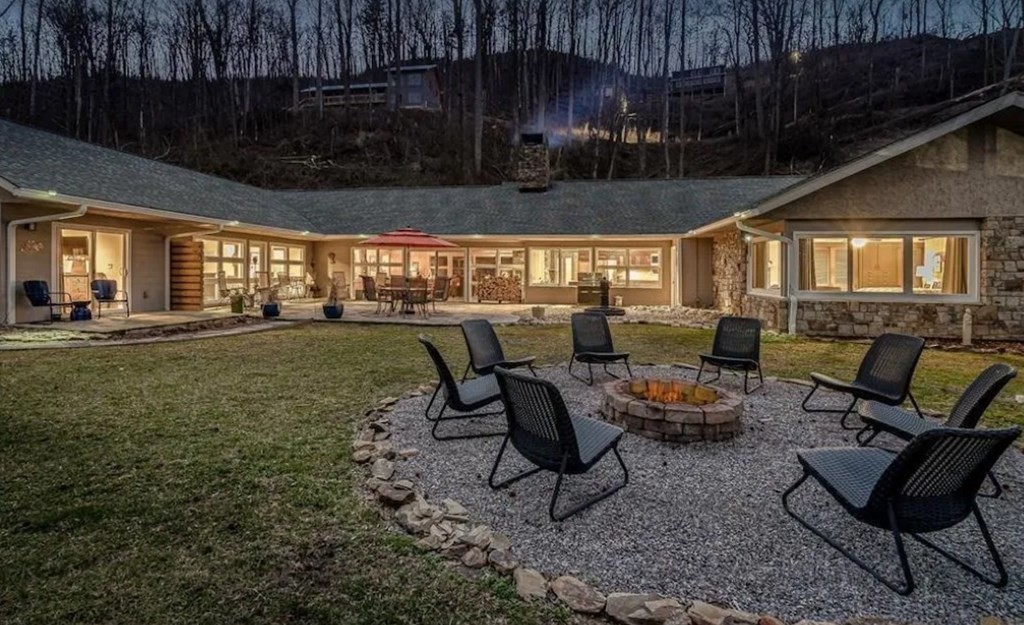 809 Highland Road Gatlinburg, TN 37738 - Photo 2 of 33 Gallery Image 2
