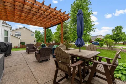 $549,000 | 1 Bayport Court, O'Fallon, MO 63368
