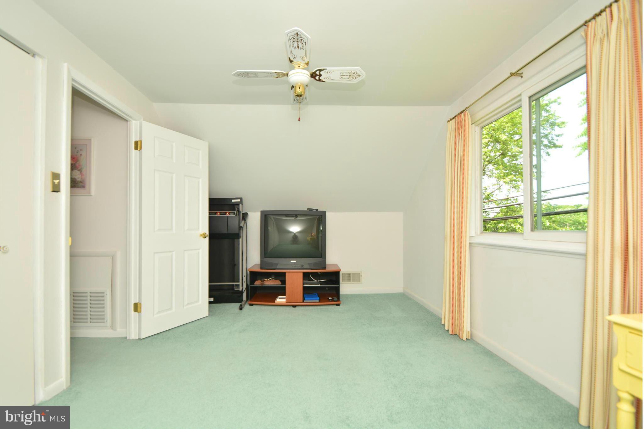 402 Nollmeyer Road Baltimore, MD 21220 - Photo 18 of 30 Bedroom