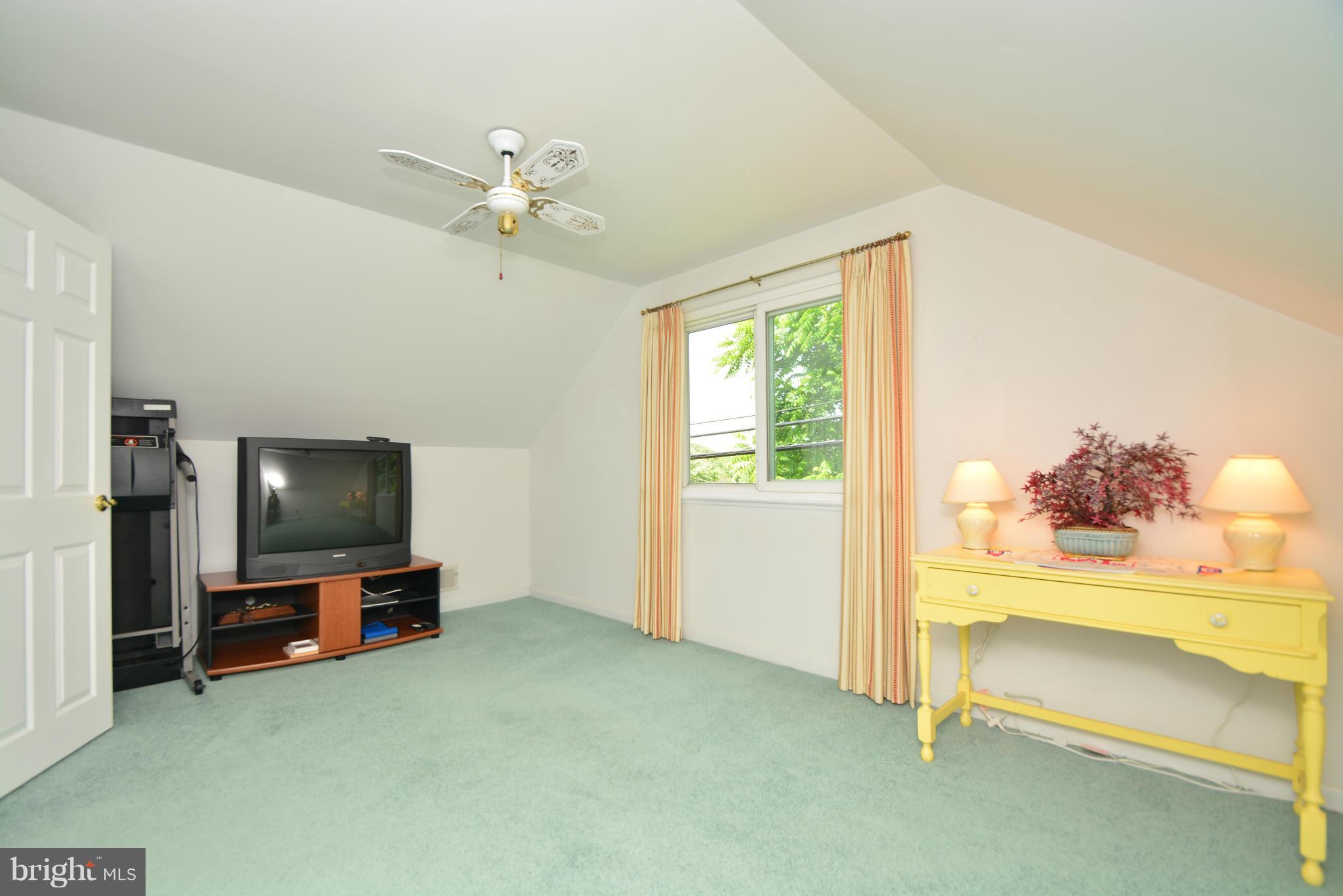 402 Nollmeyer Road Baltimore, MD 21220 - Photo 19 of 30 Bedroom