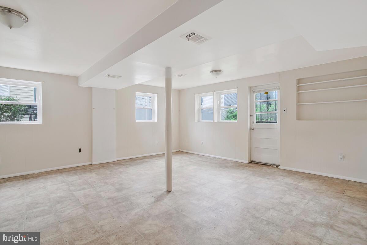 514 Gwynnvale Road Baltimore, MD 21208 - Photo 23 of 43 Family Room