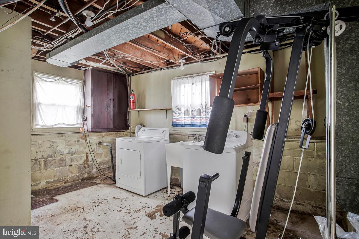 514 Gwynnvale Road Baltimore, MD 21208 - Photo 29 of 43 Laundry Room/Utility Room