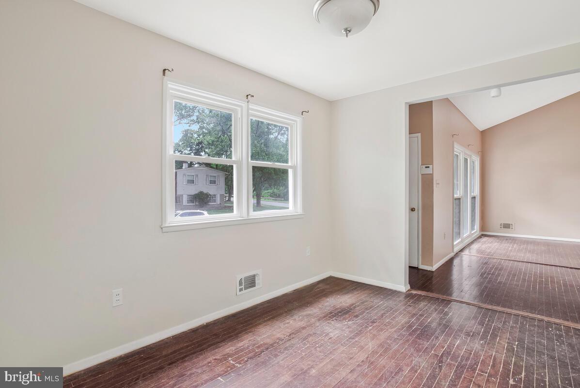 514 Gwynnvale Road Baltimore, MD 21208 - Photo 8 of 43 Dining Room