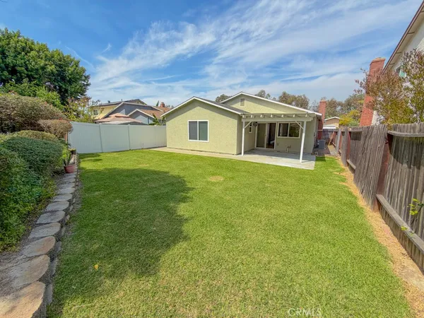 $3,900 | 27022 VÃa Fiesta, Mission Viejo, CA 92691