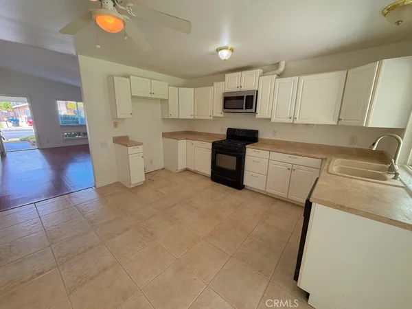 $3,900 | 27022 VÃa Fiesta, Mission Viejo, CA 92691