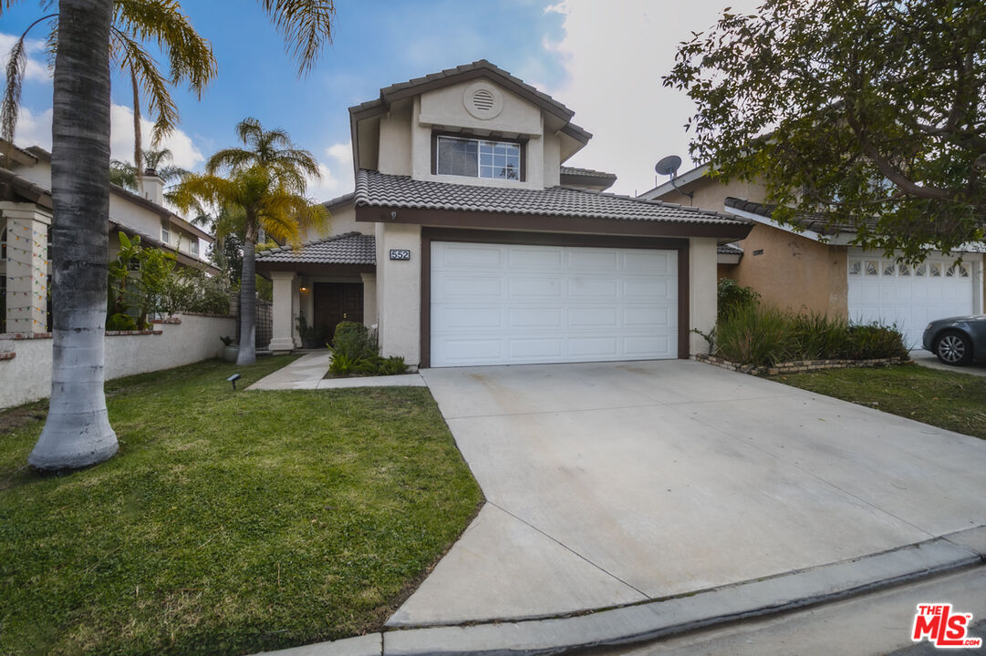 552 Fairfield Road Simi Valley, CA 93065 - Photo 1 of 13 a front view of a house with garden