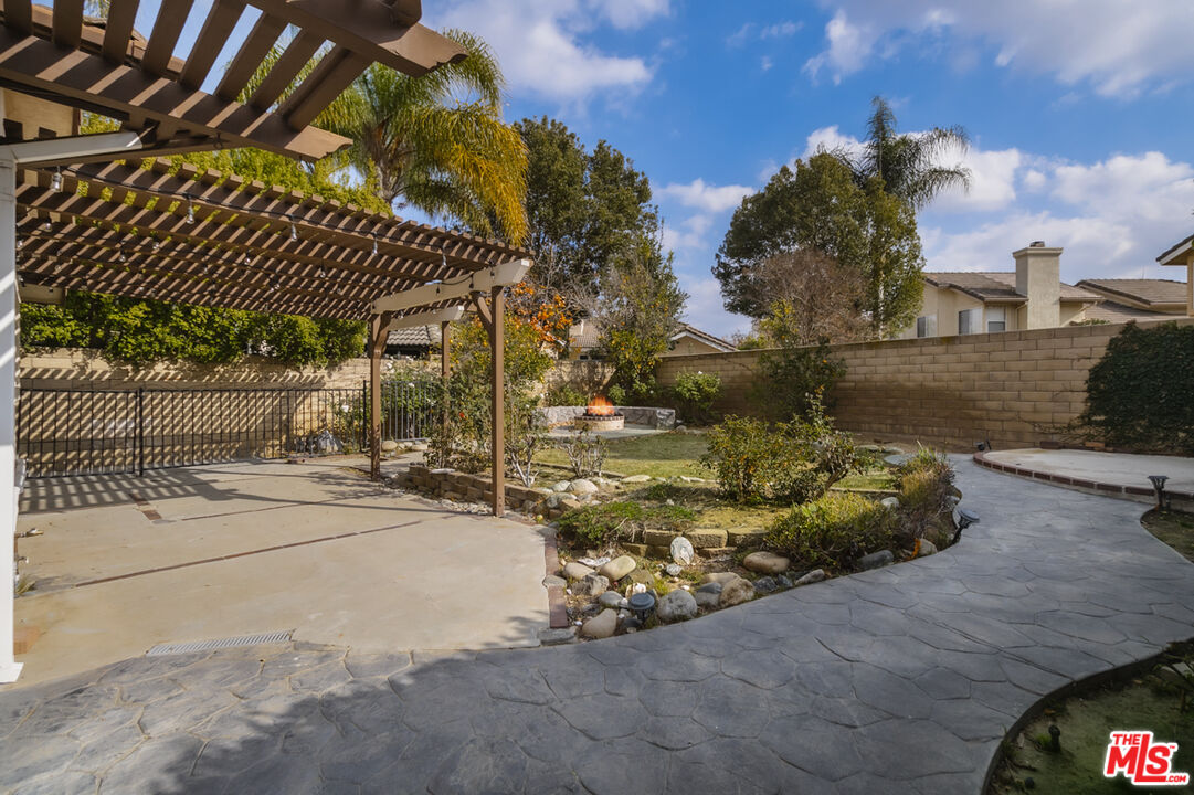 552 Fairfield Road Simi Valley, CA 93065 - Photo 8 of 13 a view of a backyard