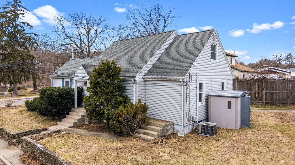 2 Whitman Street Smithfield, RI 02917 - Photo 2 of 29