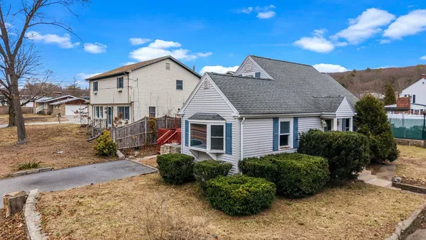 $475,000 | 2 Whitman Street, Smithfield, RI 02917