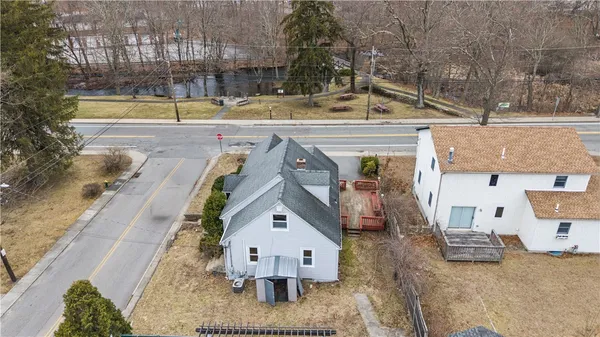 $475,000 | 2 Whitman Street, Smithfield, RI 02917