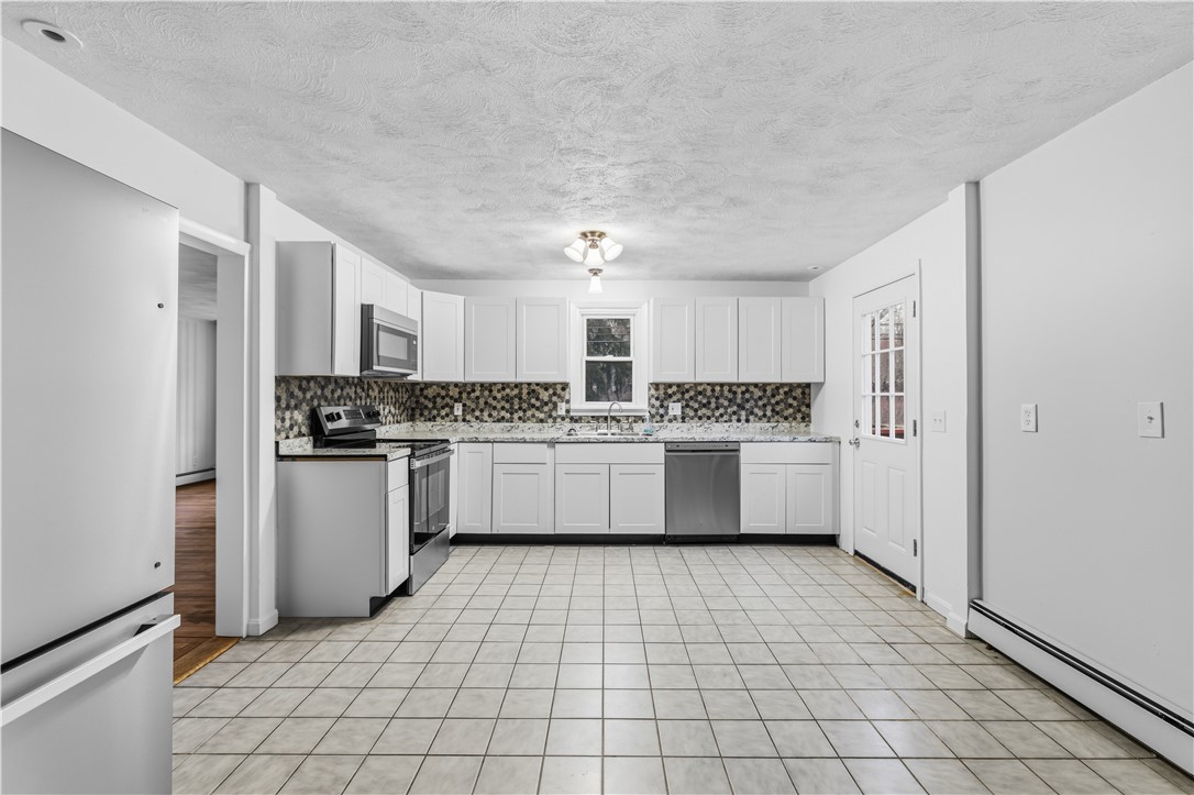 2 Whitman Street Smithfield, RI 02917 - Photo 8 of 29