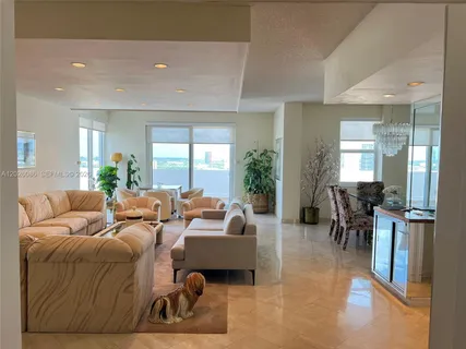 $620,000 | 1865 South Ocean Drive, Unit 21A, Hallandale Beach, FL 33009