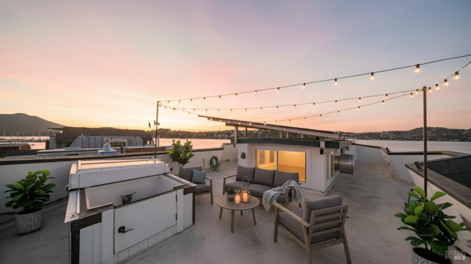 68 Issaquah Dock Sausalito, CA 94965 - Photo 12 of 81