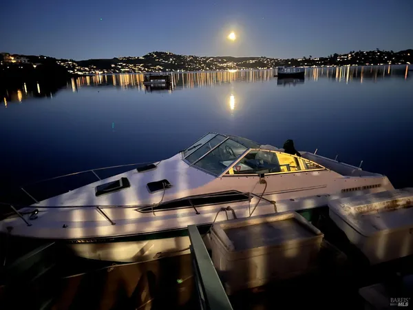 a view of an entryway with a small yard