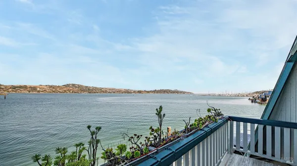 $2,800,000 | 68 Issaquah Dock, Sausalito, CA 94965