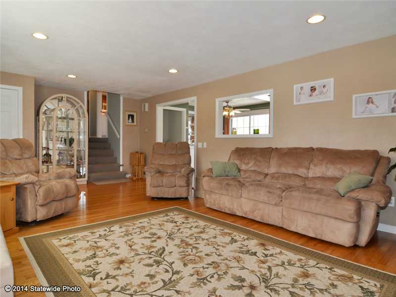 17 Hornbeam Road Coventry, RI 02816 - Photo 3 of 25 Living Room.