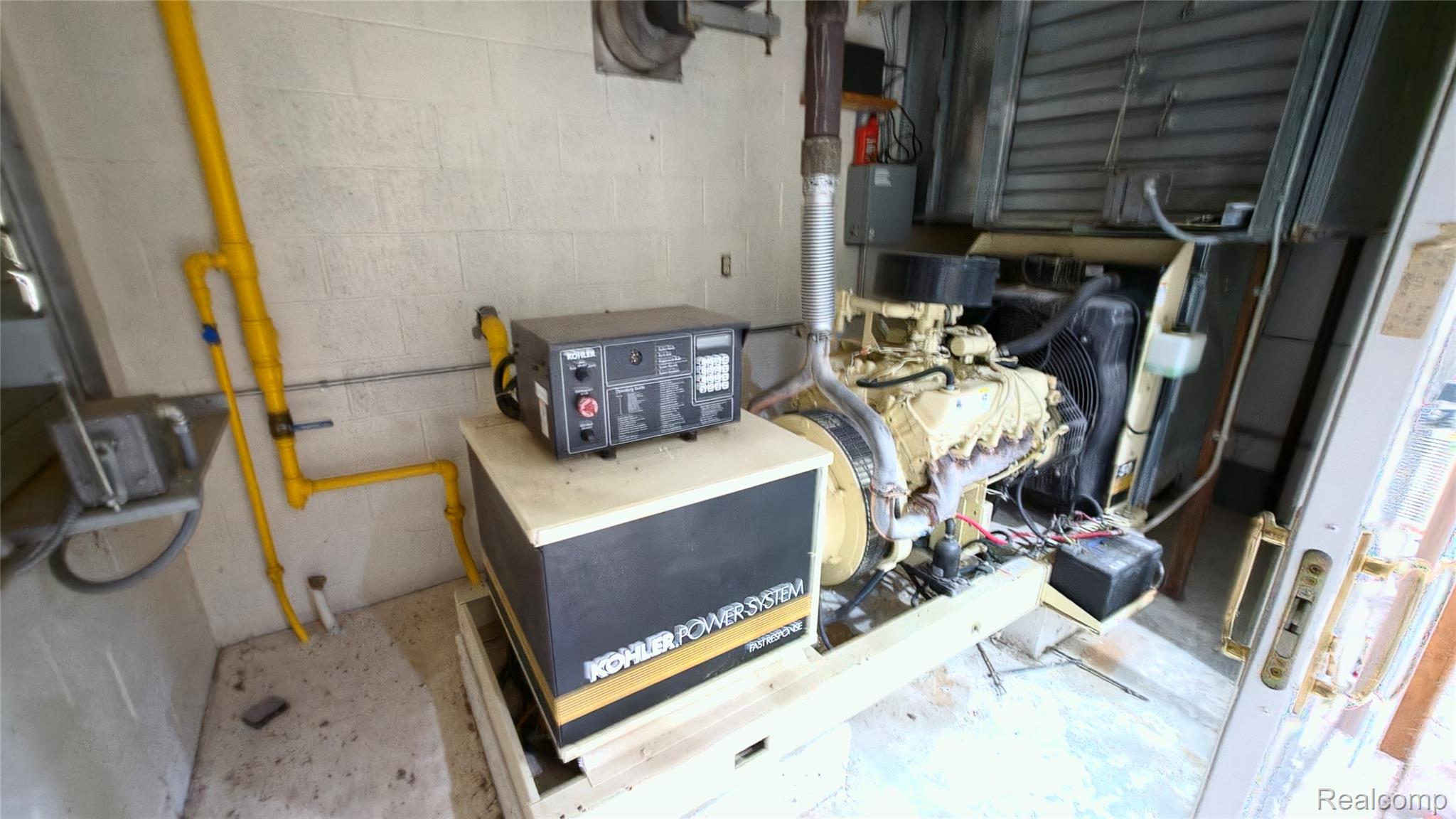 2551 Patterson Lk Road Pinckney, MI 48169 - Photo 32 of 37 15 Kilowatt Standby Generator