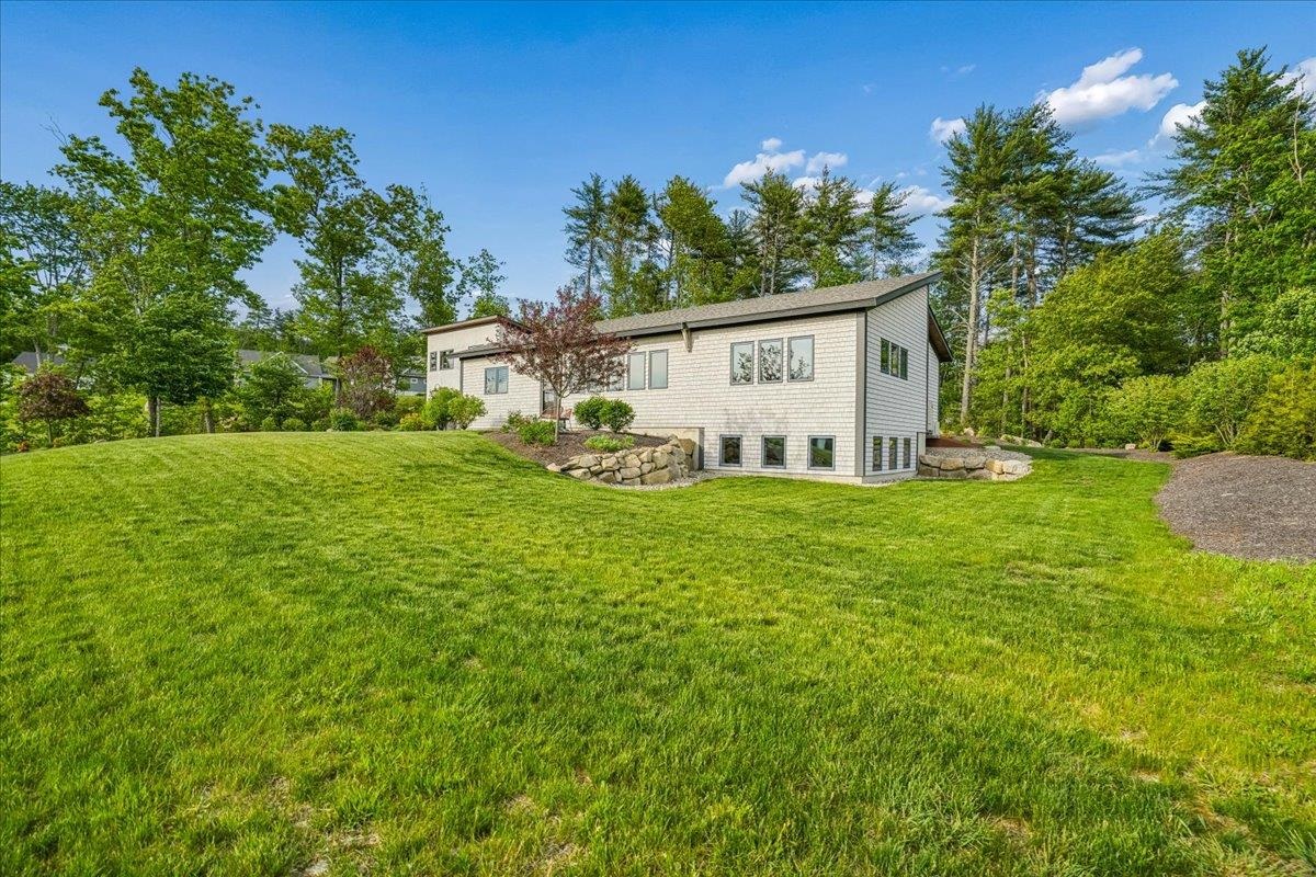 11 Wheeler Farm Road Bedford, NH 03110 - Photo 33 of 60