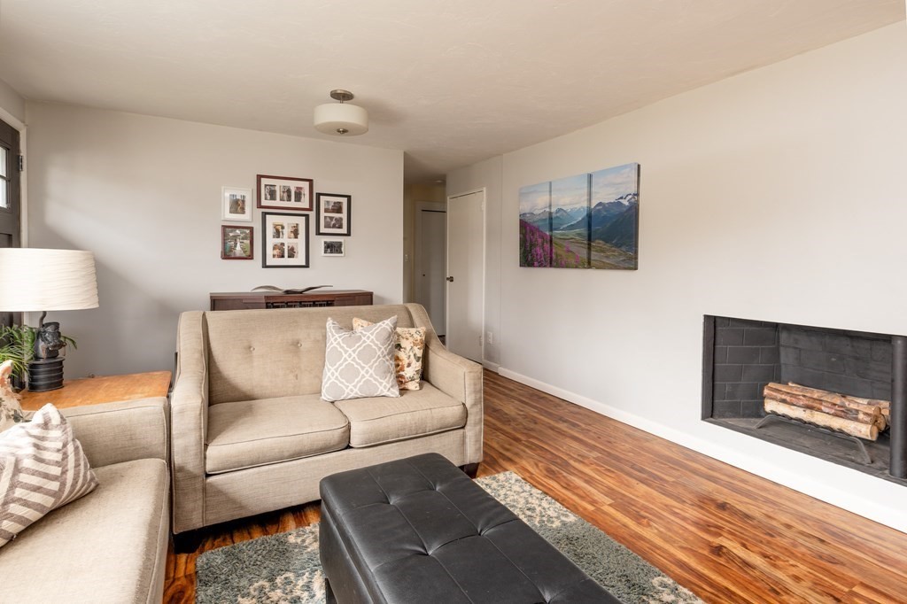 26 Fairbrook Road Framingham, MA 01701 - Photo 6 of 25 Gallery Image 6