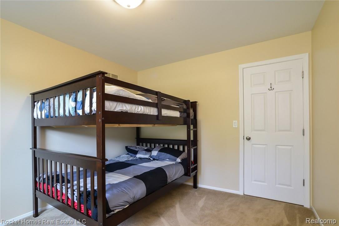 807 Hidden Ridge Drive Troy, MI 48083 - Photo 16 of 32 016-Bedroom-4271513-medium.jpg