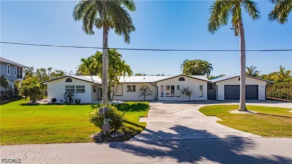 $849,000 | 2579 Eighth Avenue, St. James City, FL 33956