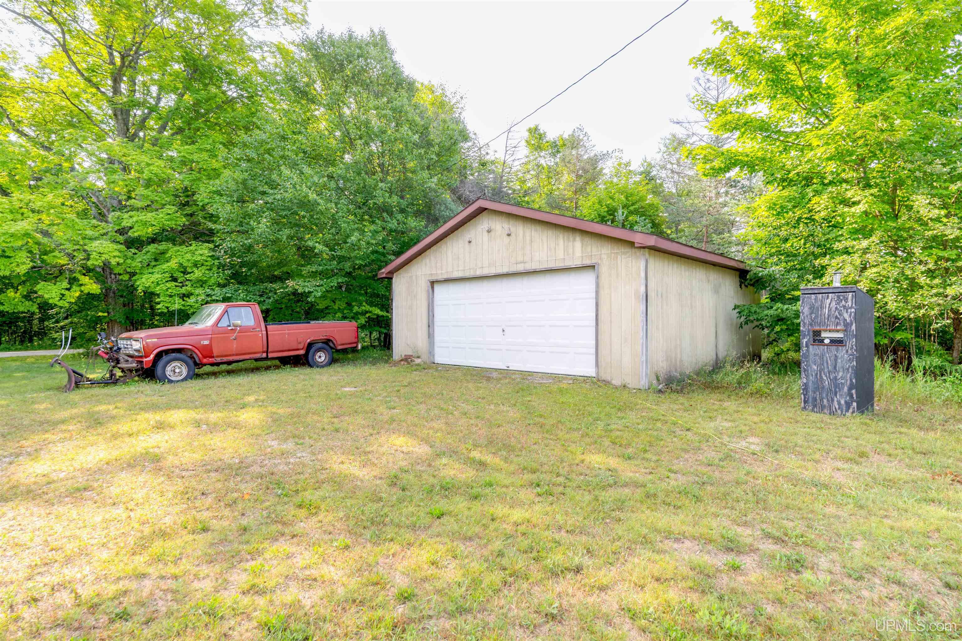 5037 Southside Road Manistique, MI 49854 - Photo 6 of 23 Gallery Image 6