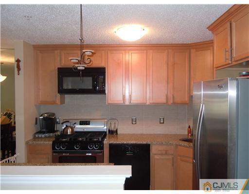 201 Prestwick Way Edison, NJ 08820 - Photo 3 of 6 Gallery Image 3