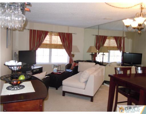 201 Prestwick Way Edison, NJ 08820 - Photo 4 of 6 Gallery Image 4