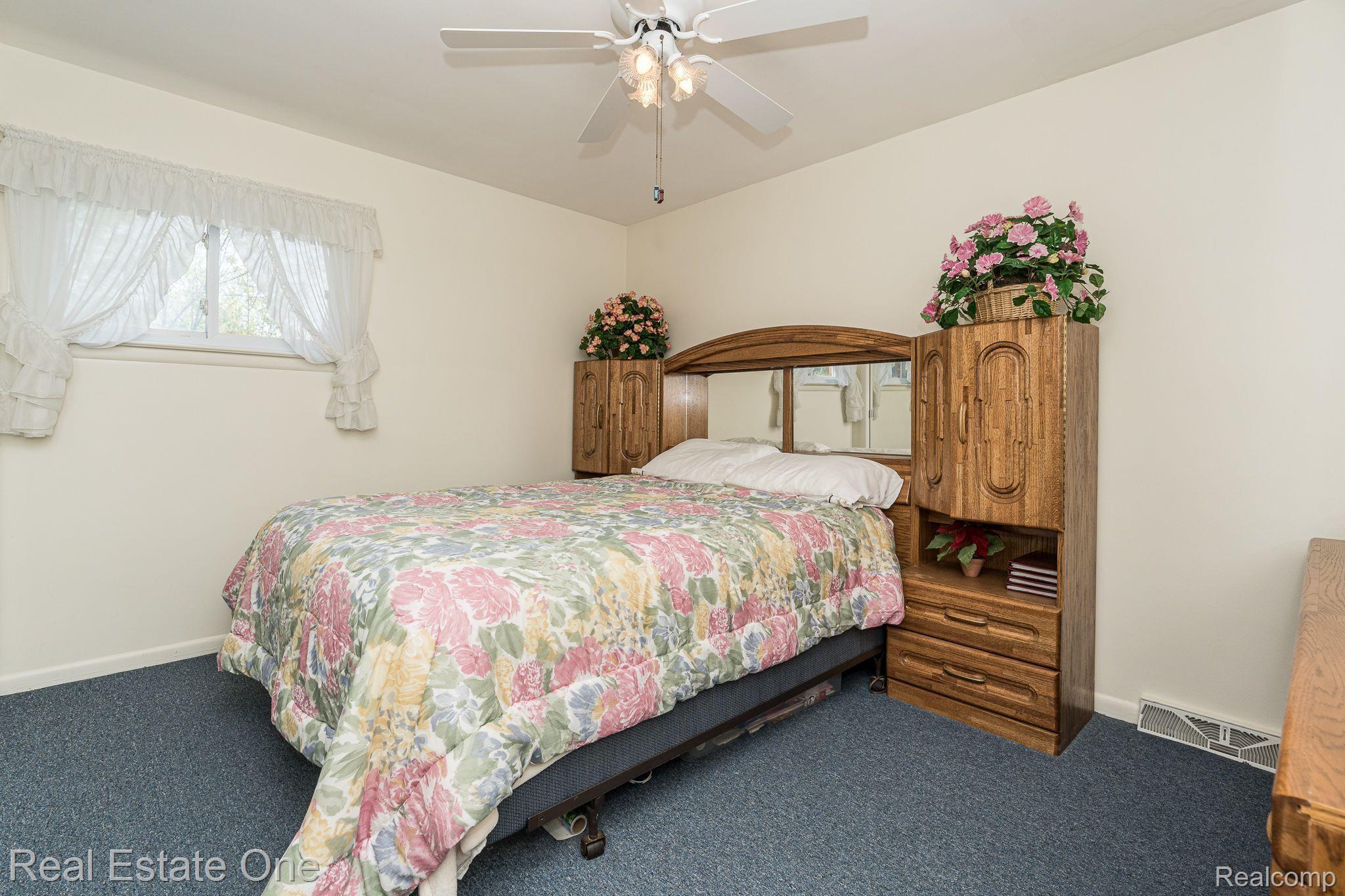 129 Texas Avenue Rochester, MI 48309 - Photo 31 of 50 Gallery Image 31