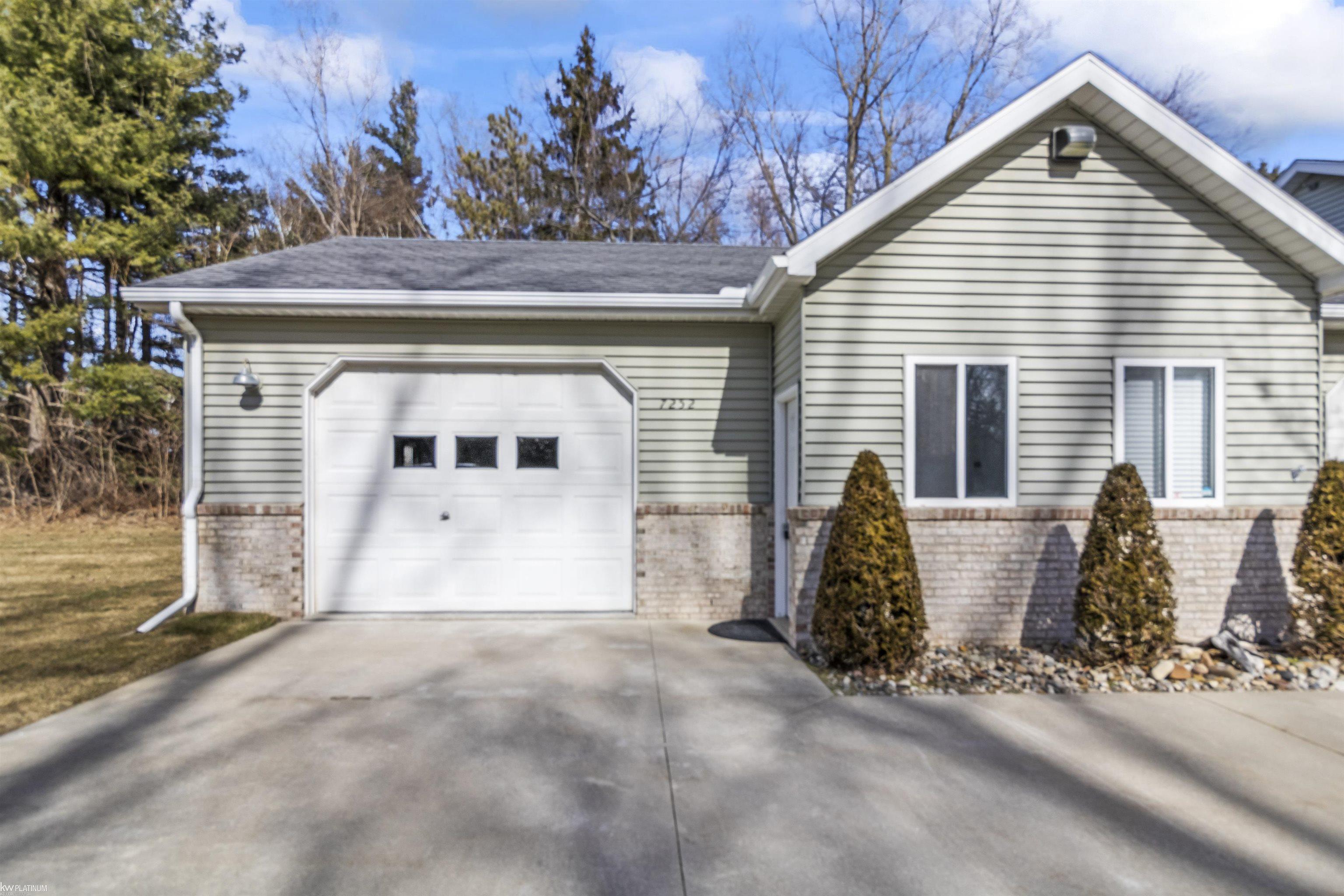 7252 Lakeshore Road Fort Gratiot, MI 48059 - Photo 1 of 12 50134829-957068b5-e954-41ab-86c3-e88039710bb2.JPG