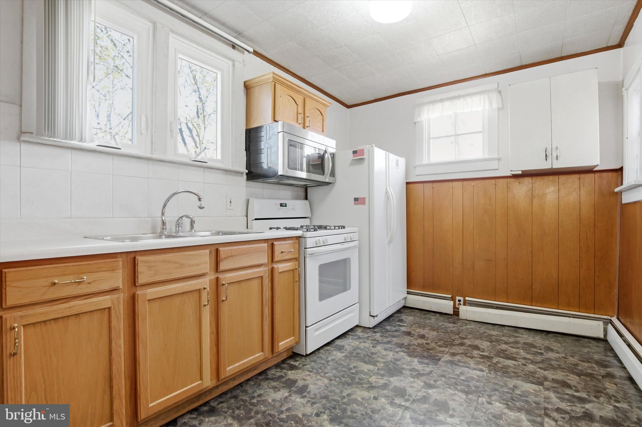 874 Edge Hill Road Glenside, PA 19038 - Photo 5 of 15