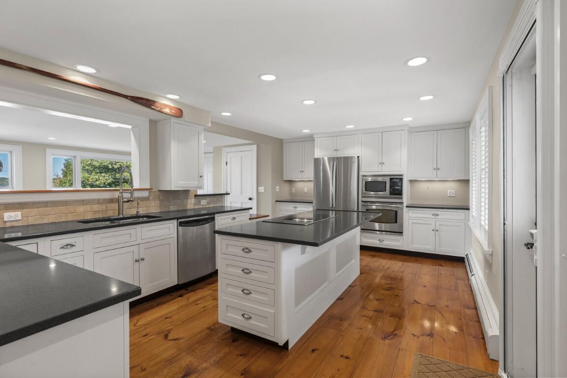 22 School Street Boothbay, ME 04544 - Photo 13 of 72 16