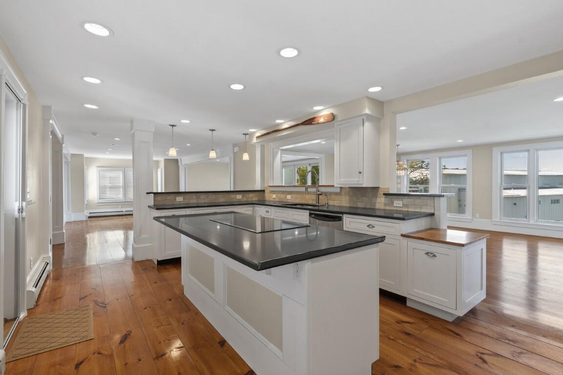 22 School Street Boothbay, ME 04544 - Photo 14 of 72 18