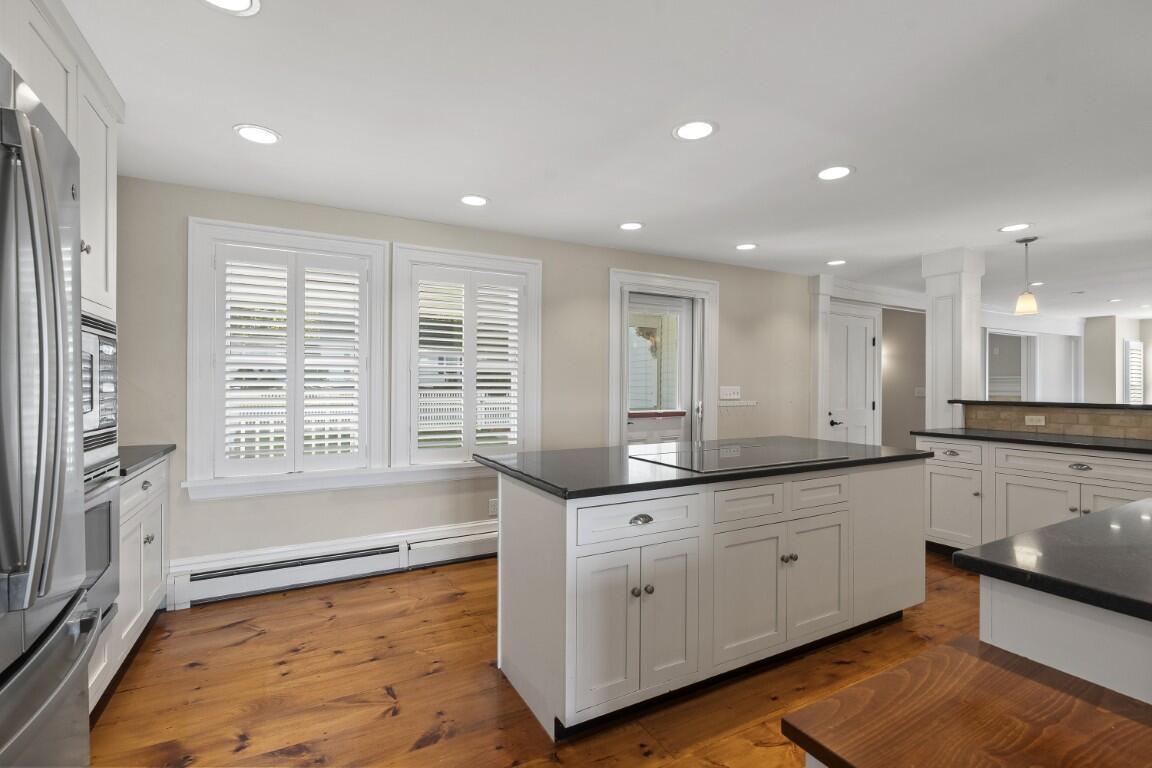 22 School Street Boothbay, ME 04544 - Photo 15 of 72 19