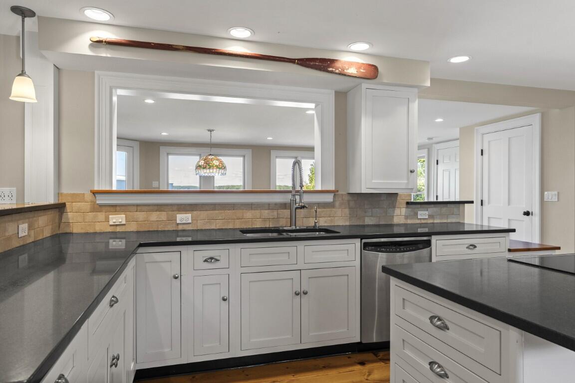 22 School Street Boothbay, ME 04544 - Photo 16 of 72 21