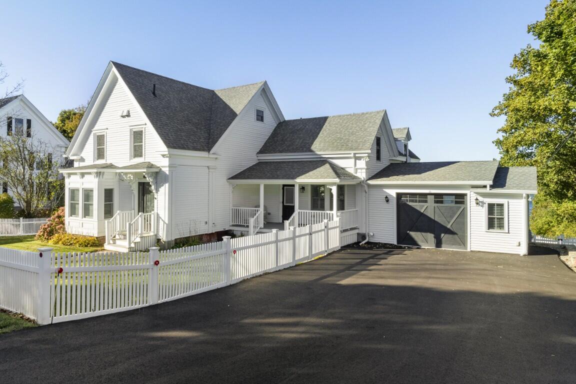 22 School Street Boothbay, ME 04544 - Photo 3 of 72 3